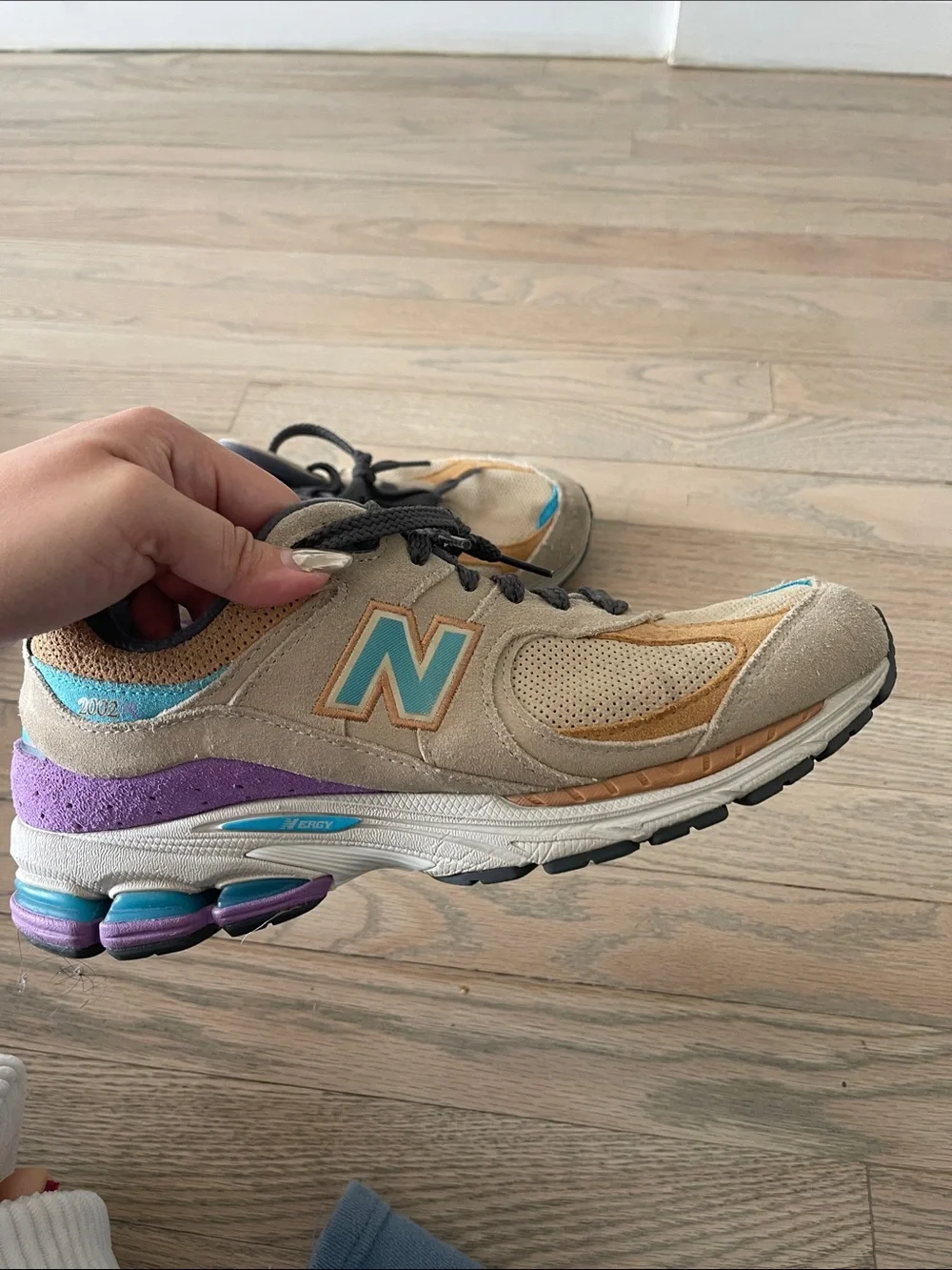 New Balance accents suede lace